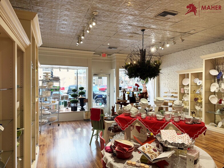 More Photos Of 812 E Broadway, Columbia Storefront Retail Office For Sale