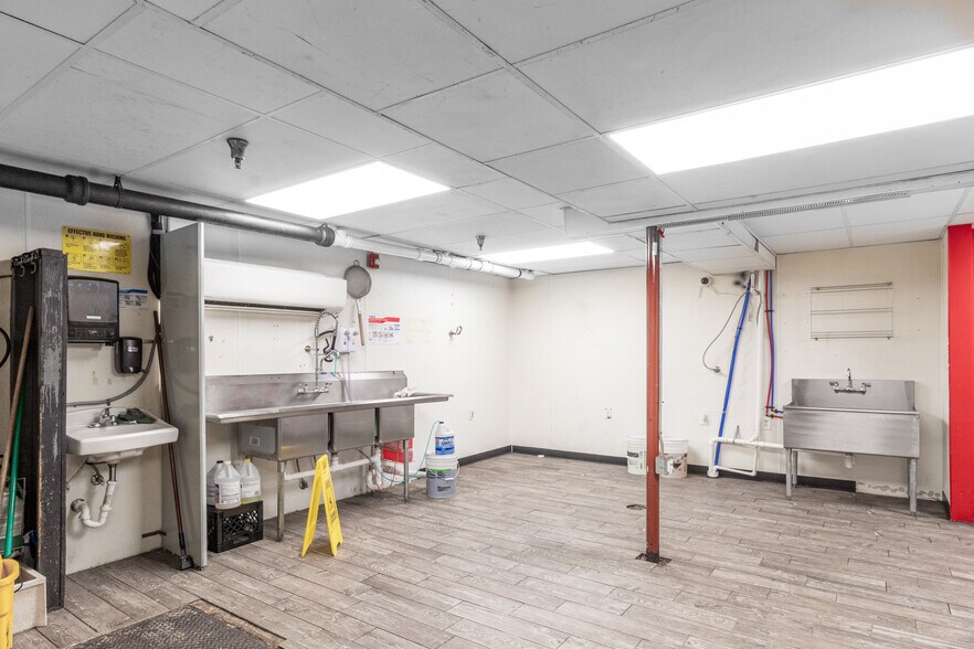 More Photos Of 125 Franklin St, Clarksville Storefront Retail Residential For Sale