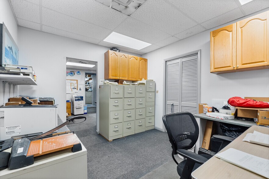 More Photos Of 257 W Nicholson Rd, Audubon Office For Sale