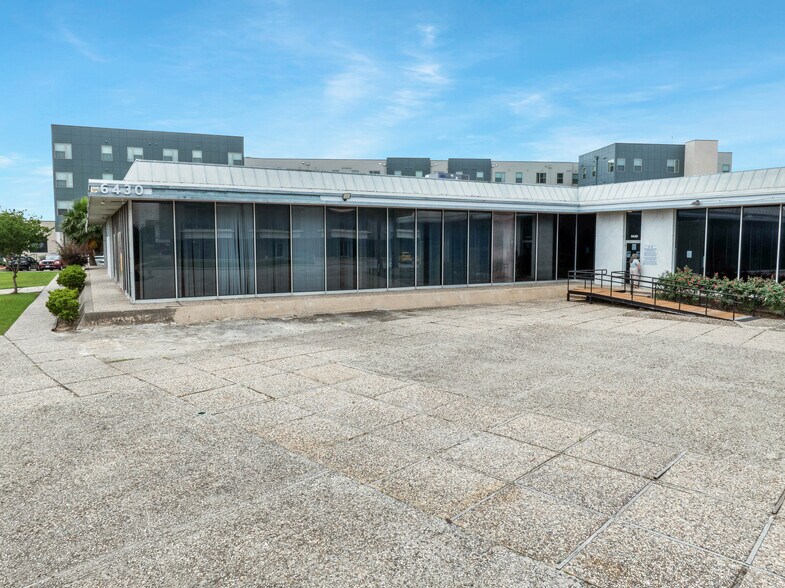 More Photos Of 6430 Hillcroft Ave, Houston Office For Sale