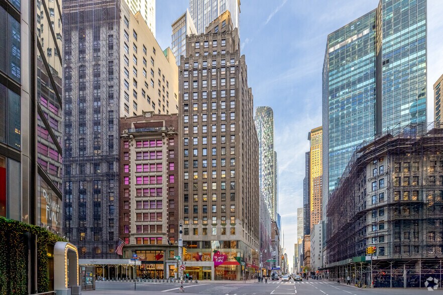 More Photos Of 1776 Broadway, New York Office For Lease