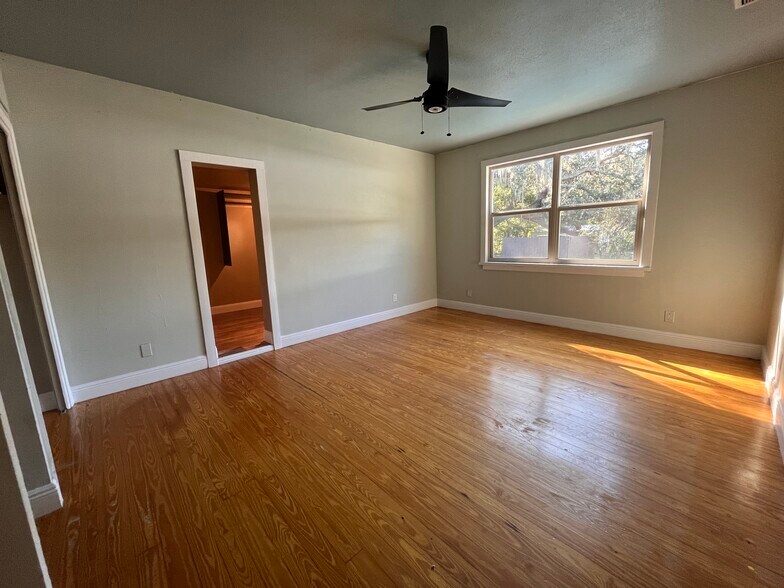 More Photos Of 230 S Center St, Pierson Apartments For Sale