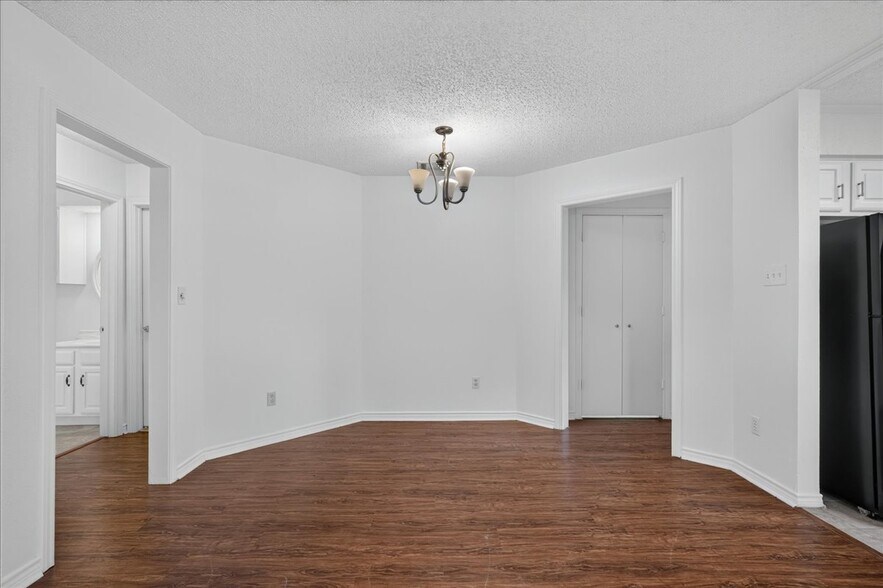More Photos Of 210-212 Saint Marys Pl, Rockwall Apartments For Sale