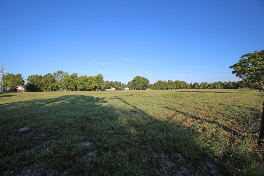More Photos Of 0 Ambrose St, Houston Land For Sale