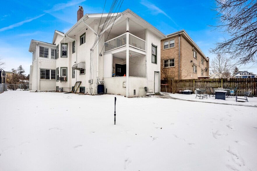 More Photos Of 309 Chicago Ave, Oak Park Apartments For Sale