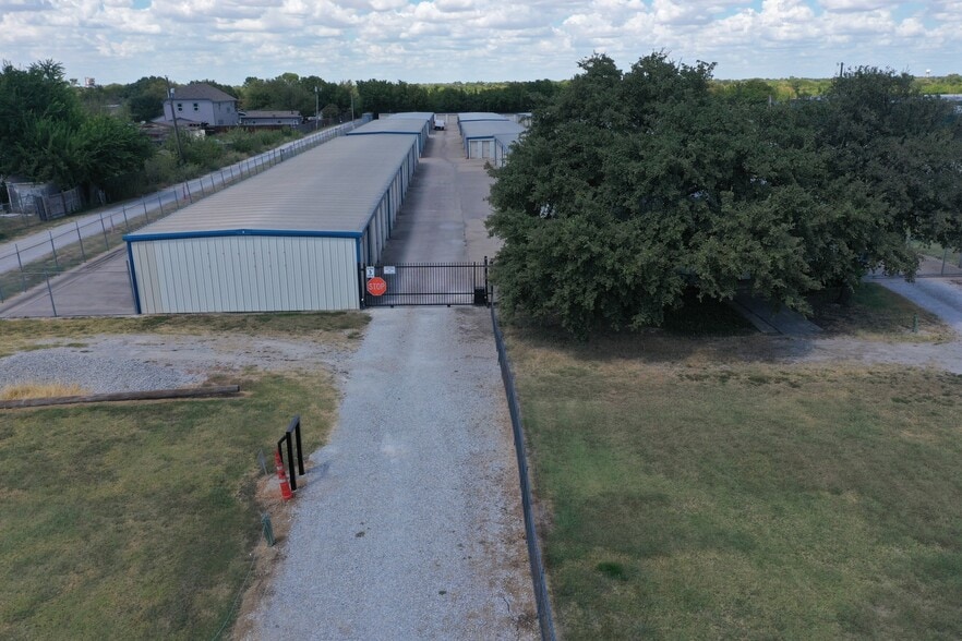 More Photos Of 15298 King Rd, Frisco Self Storage For Sale