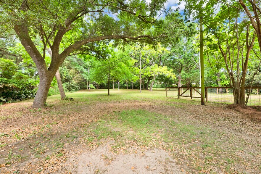 More Photos Of 19205 State Highway 181, Fairhope Office For Sale