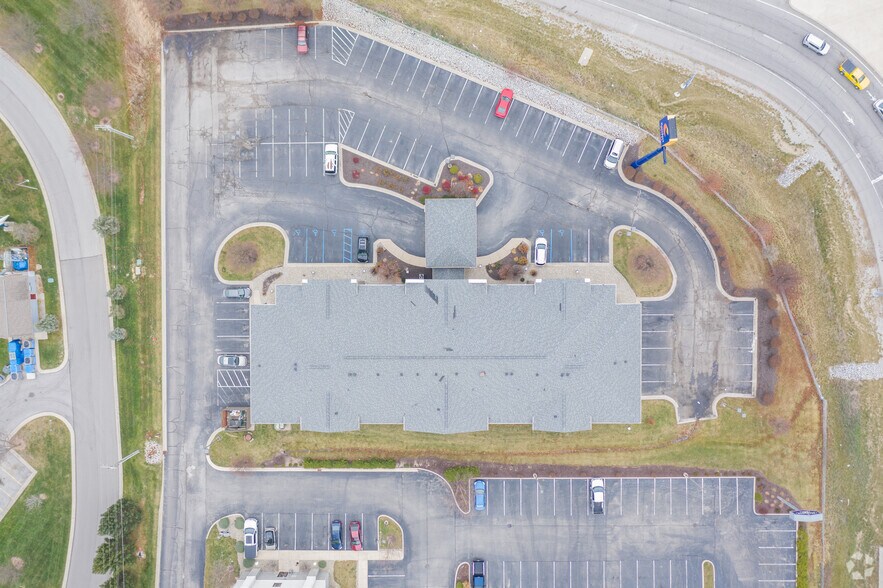 More Photos Of 3302 E Dupont Rd, Fort Wayne Hotel For Sale