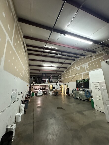 More Photos Of 771 Shallowford Rd, Marietta Flex For Lease