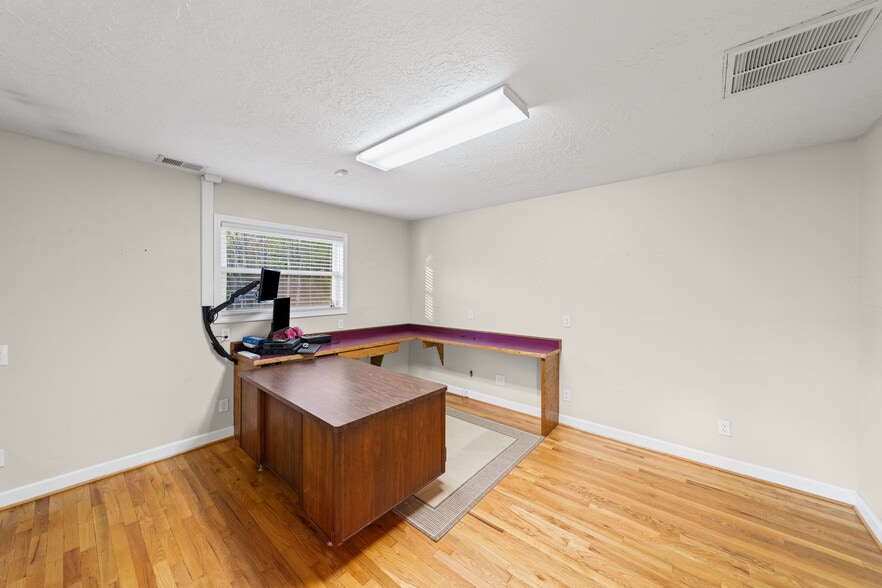 More Photos Of 125 Woodhaven Rd, North Wilkesboro Office For Sale