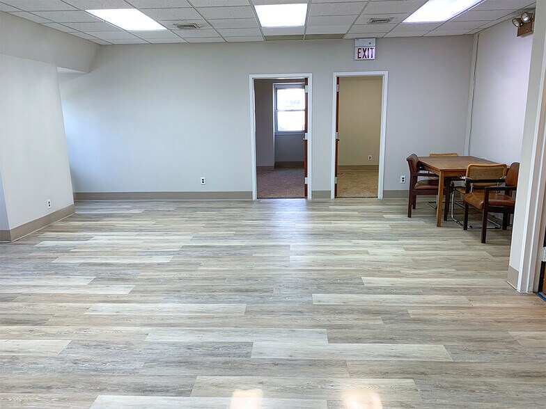 More Photos Of 266 White Plains Rd, Eastchester Office For Sale