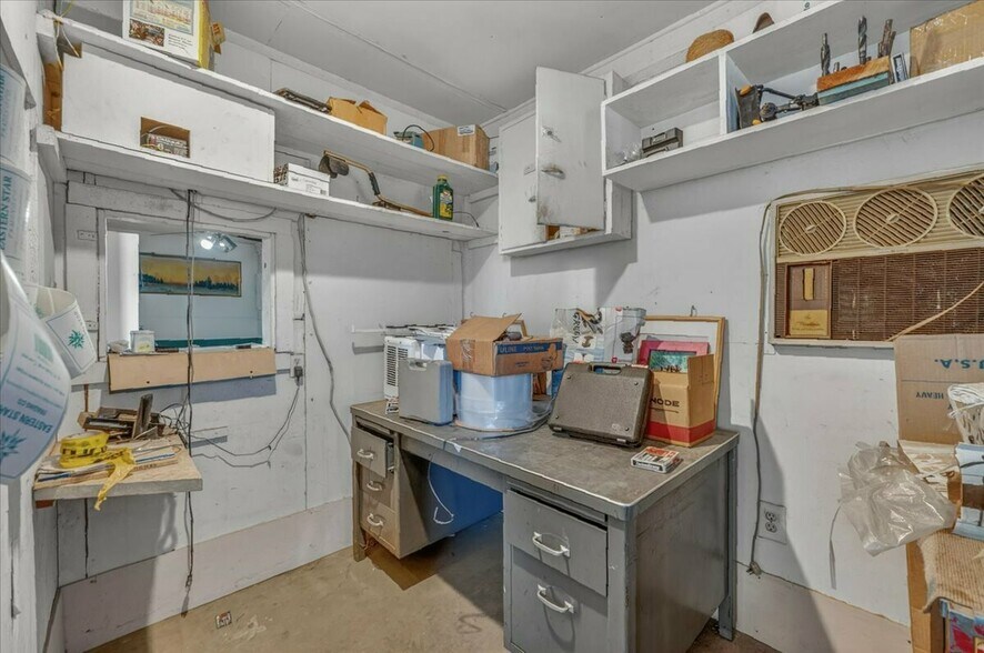 More Photos Of 708 N Pleasant Ave, Fresno Warehouse For Sale