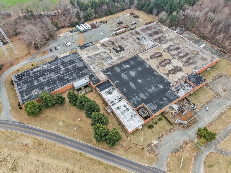 More Photos Of 1000 E Butler Ave, Liberty Manufacturing For Sale