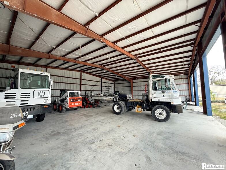 More Photos Of 330 W Brannen Rd, Lakeland Service For Lease