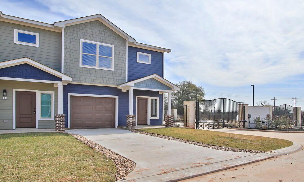 More Photos Of 14010 Longstreet rd, Willis Apartments For Sale