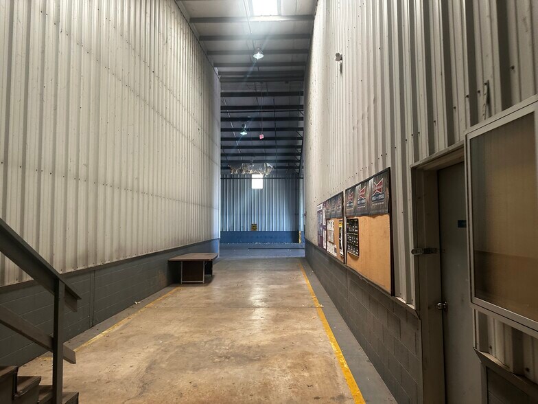 More Photos Of 5301 SW 11th St, Lawton Refrigeration Cold Storage For Lease