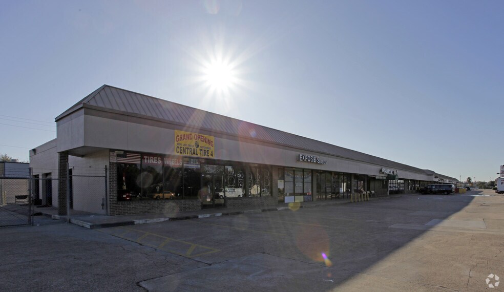 More Photos Of 9121-9399 S Gessner Dr, Houston Unknown For Lease