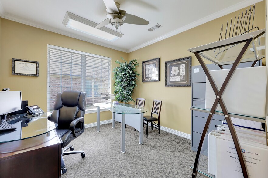 More Photos Of 860 Hebron Pky, Lewisville Medical For Sale