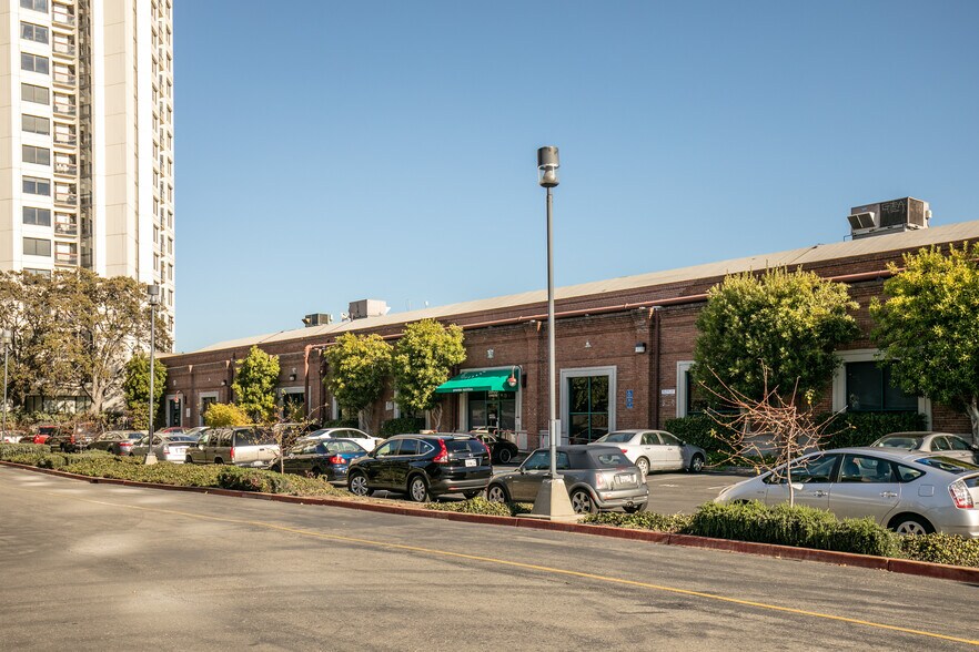 More Photos Of 5903-5909 Christie Ave, Emeryville Office For Lease