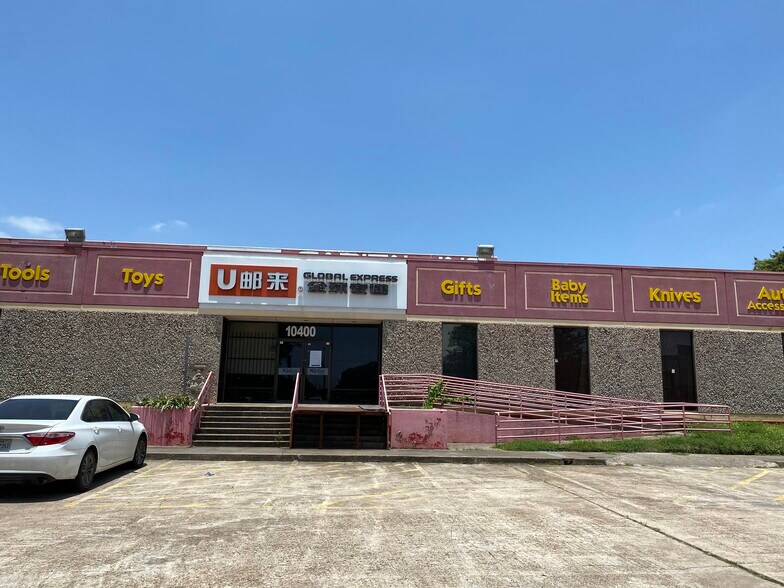 More Photos Of 10400 Harwin Dr, Houston Showroom For Lease
