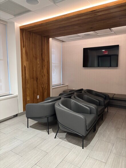 More Photos Of 740 Park Ave, New York Apartments For Lease