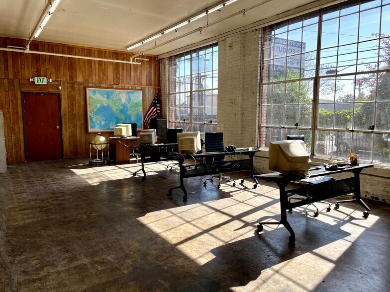 More Photos Of 6000 Avalon Blvd, Los Angeles Warehouse For Lease