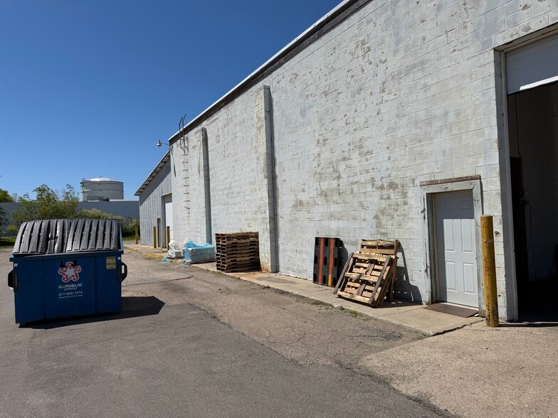 More Photos Of 380 73rd ½ Street, South Haven Manufacturing For Sale