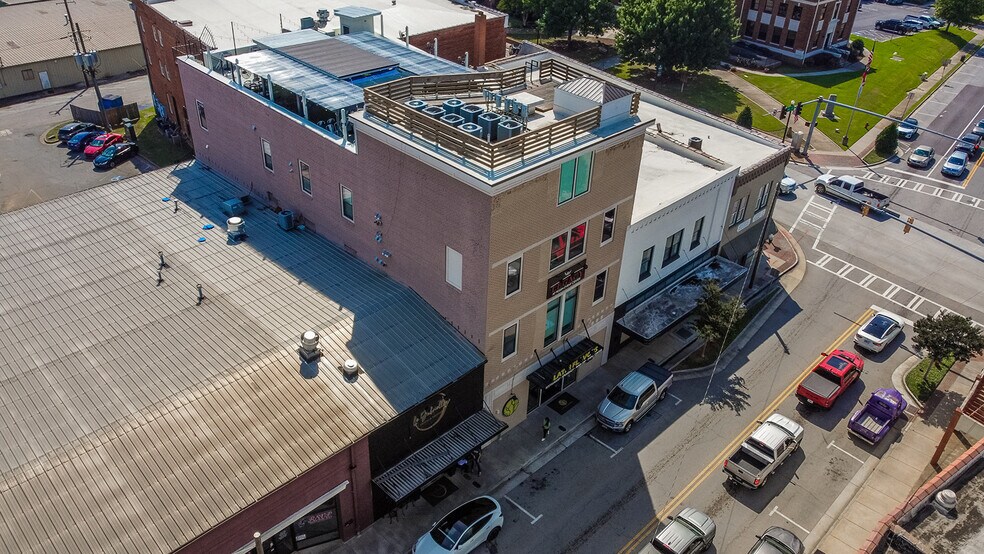 More Photos Of 21 E Athens St, Winder General Retail For Sale