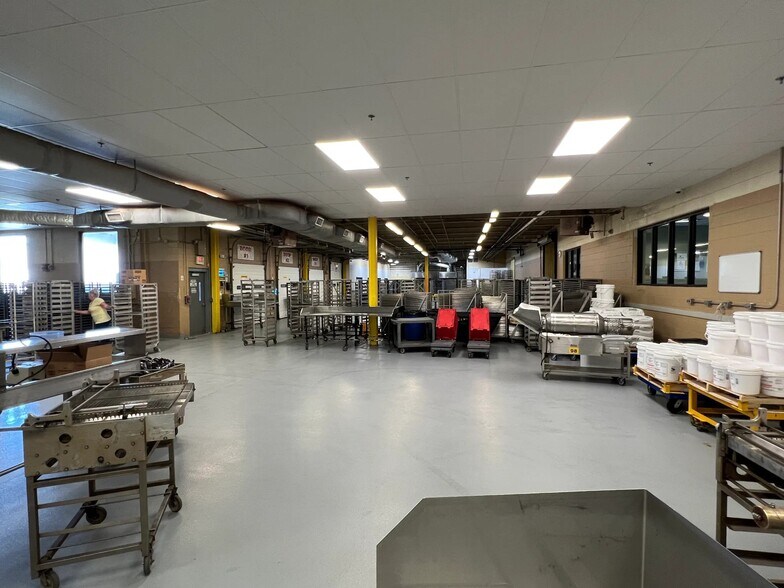 More Photos Of 376 Ledyard St, Hartford Industrial For Lease