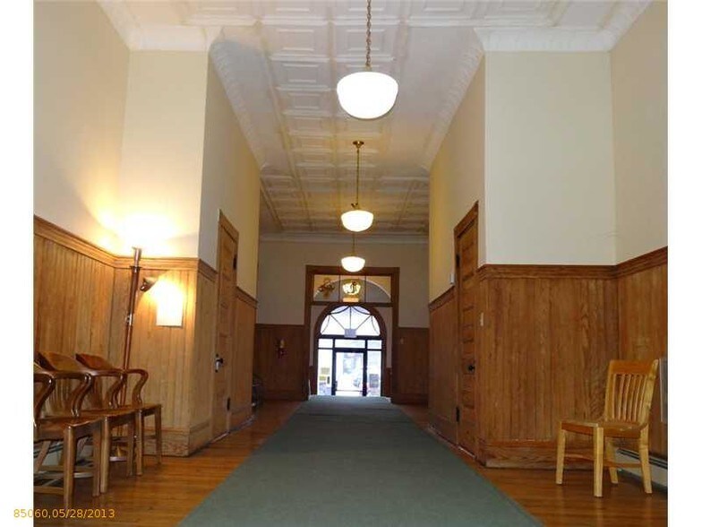 More Photos Of 113 N Lancey St, Pittsfield Office For Lease