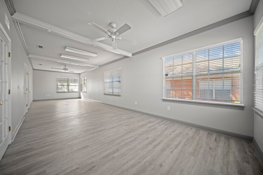 More Photos Of 6817 Southpoint Pky, Jacksonville Loft Creative Space For Lease