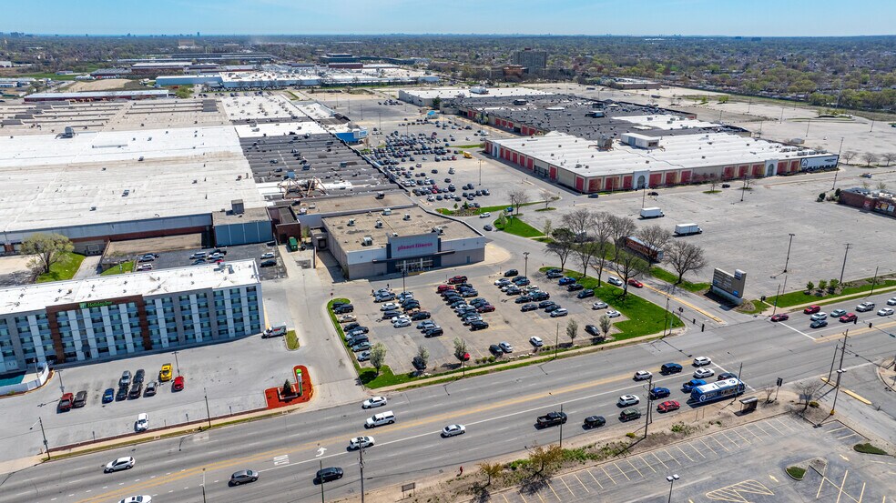 More Photos Of 7455 S Cicero Ave, Chicago Freestanding For Sale