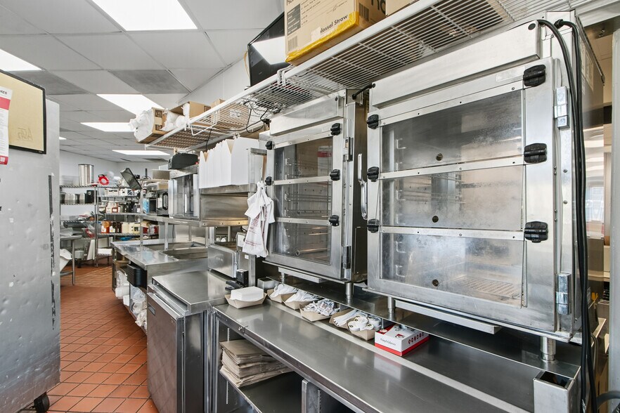 More Photos Of 31 S Wisconsin Dells Pky, Lake Delton Freestanding For Sale