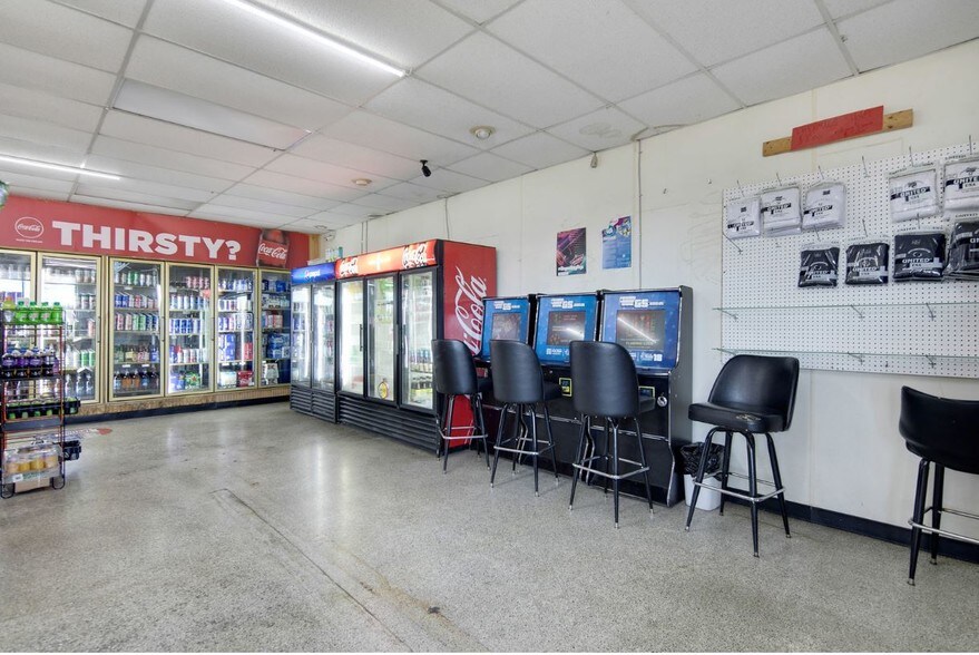 More Photos Of 315 N Eastern Blvd, Fayetteville Convenience Store For Sale