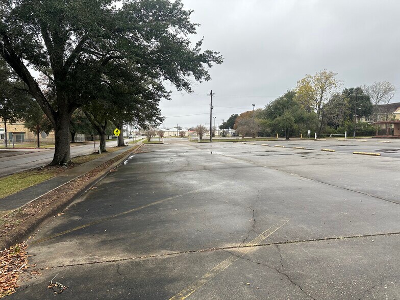 More Photos Of 2580 South St, Beaumont Land For Lease