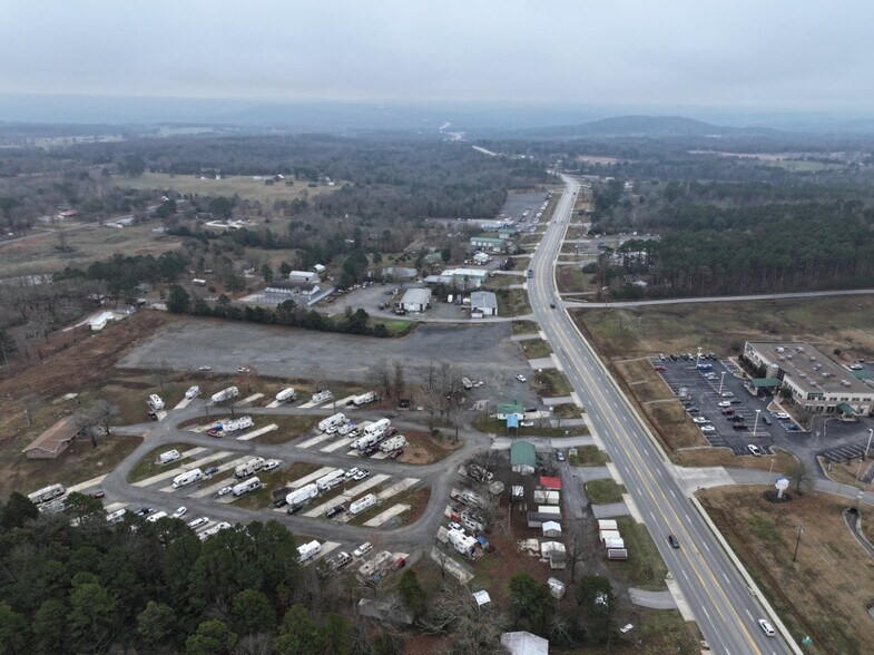 More Photos Of 2559 Hwy 65 S, Clinton Trailer Camper Park For Sale