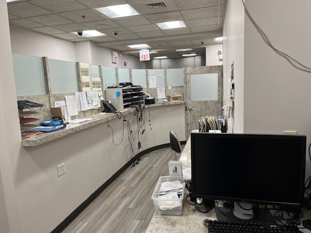 More Photos Of 4650 Southwest Hwy, Oak Lawn Medical For Sale