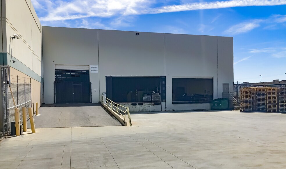 More Photos Of 7210 Dominion Cir, Commerce Warehouse For Lease