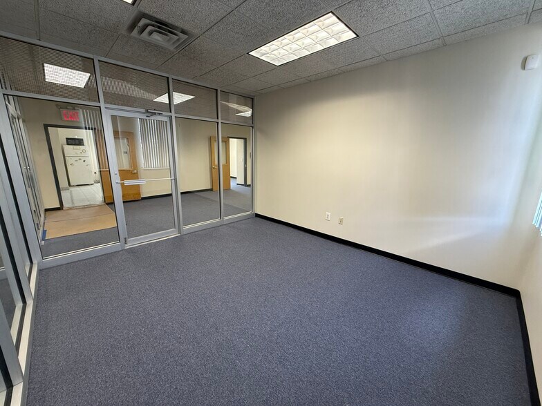 More Photos Of 545 Cary Ave, Staten Island Office For Lease