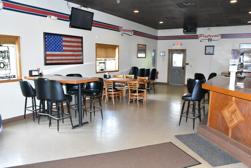 More Photos Of 18208 Cussewago Rd, Meadville Restaurant For Sale