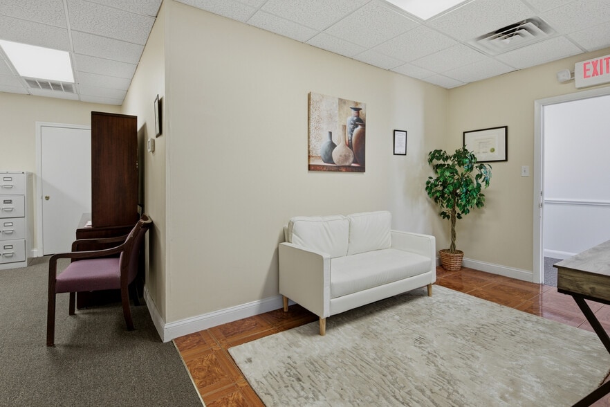 More Photos Of 2500 Raeford Rd, Fayetteville Medical For Sale