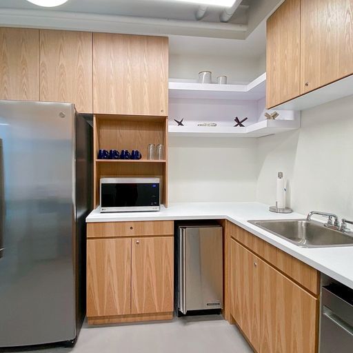 More Photos Of 525 8th Ave W, Vancouver Coworking Space