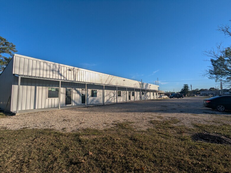 More Photos Of 660 Highway 105 E, Sour Lake General Retail For Lease