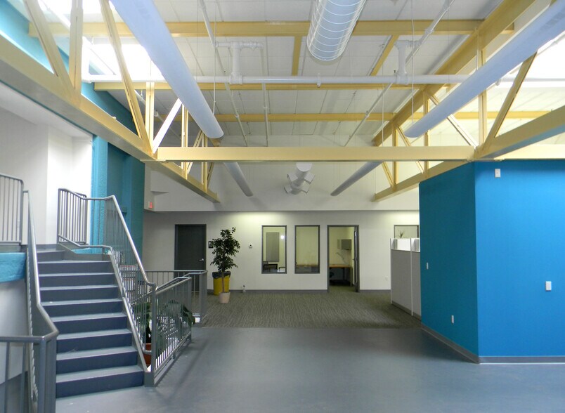 More Photos Of 100 Cummings Ctr, Beverly Coworking Space