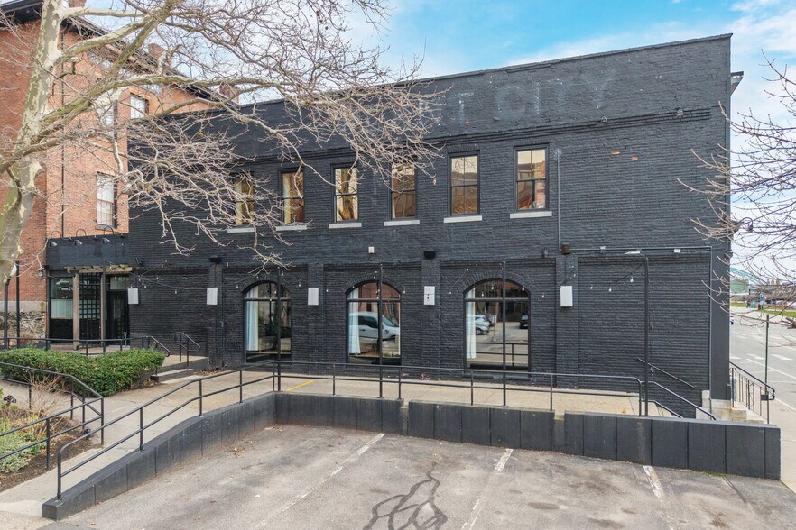 More Photos Of 334 S Water St, Providence Restaurant For Sale