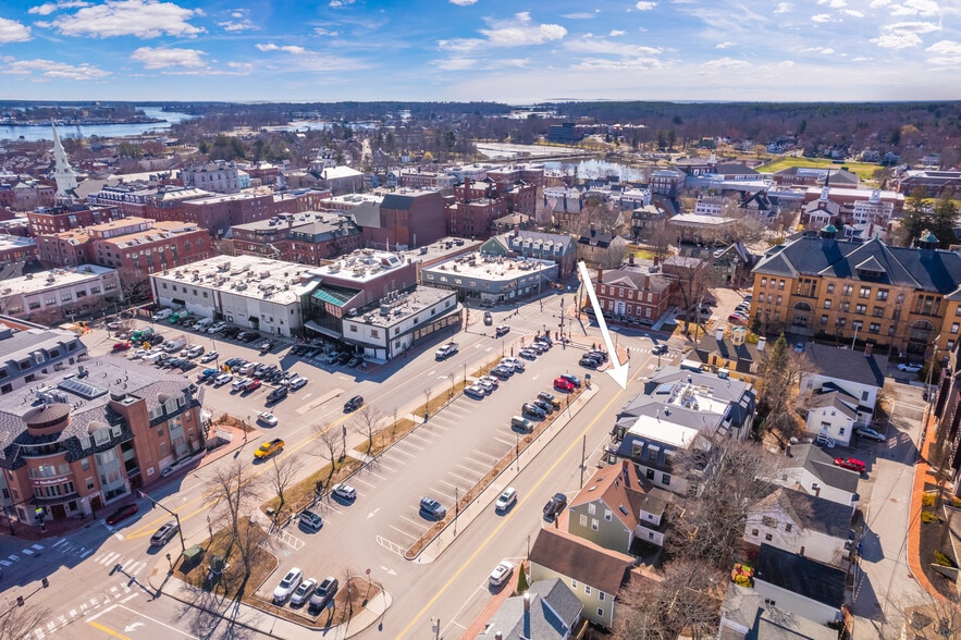 More Photos Of 40 Bridge St, Portsmouth Storefront Retail Residential For Sale