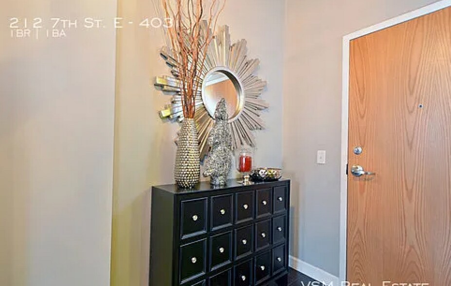More Photos Of 212 7th St E, Saint Paul Apartments For Sale