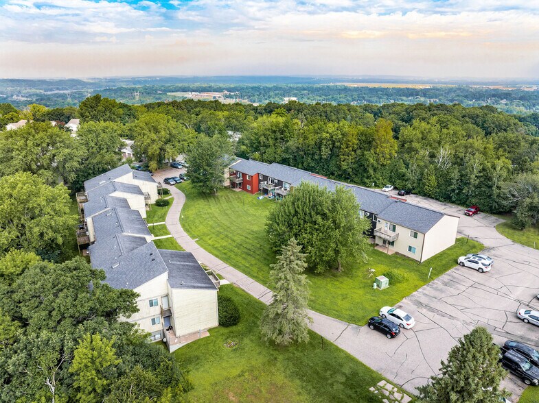 More Photos Of 2905 Winsor Dr, Eau Claire Apartments For Sale