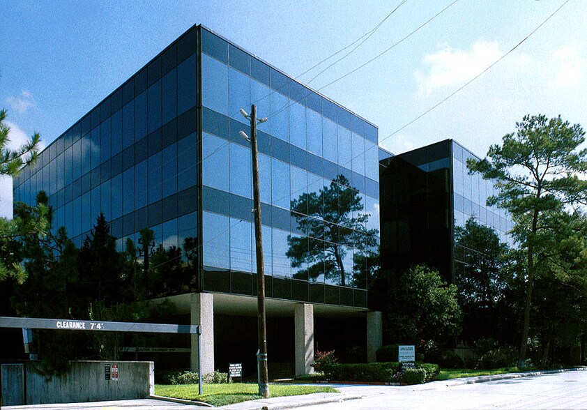 More Photos Of 17 S Briar Hollow Ln, Houston Office Residential For Lease