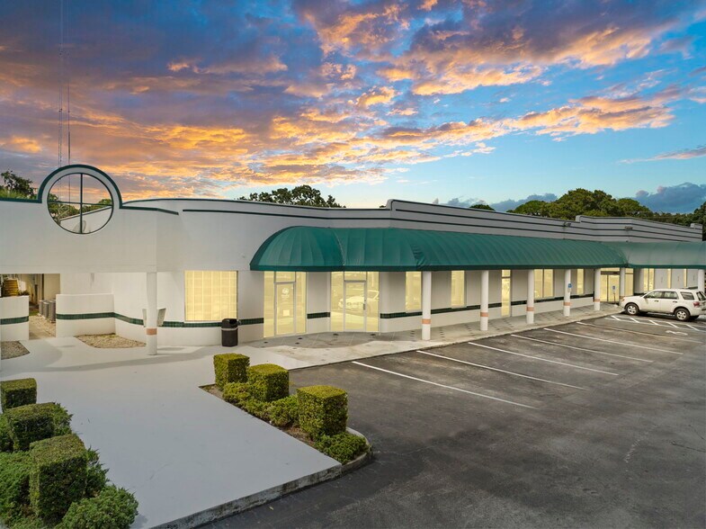 Primary Photo Of 1801 S 23rd St, Fort Pierce Medical For Lease